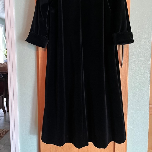 I Magnin Elegant Vintage Black Velvet Shawl Collar Maxi Coat  Size S/M - Picture 5 of 12